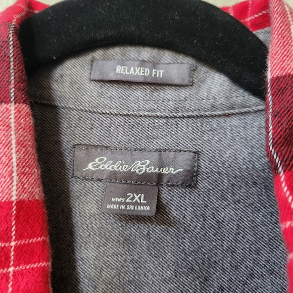 Eddie Bauer Relaxed Fit Cotton Flannel Button  Up in Red Black White Plaid 2XL - Picture 6 of 8